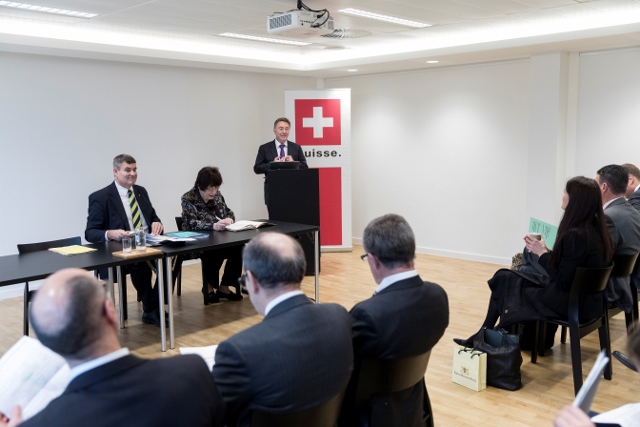 Die IBK Delegation beim Empfang durch den Leiter der Schweizer Mission bei der EU Herrn Botschafter Urs Bucher